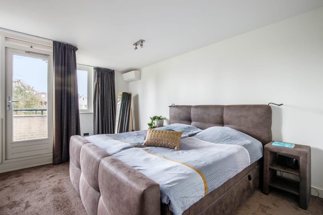 Renovated Family Home with Water Views and Full Basement in Leidschendam — 23