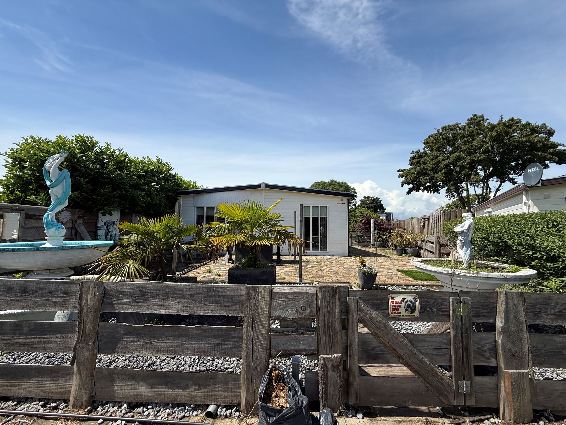 2-bedroom freehold villa in Lathum — photo 3 of 5
