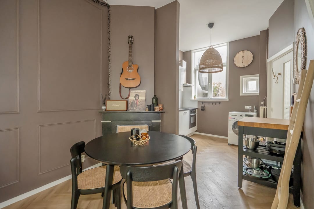 Charming Upper Apartment in Historic Delft Center — 13