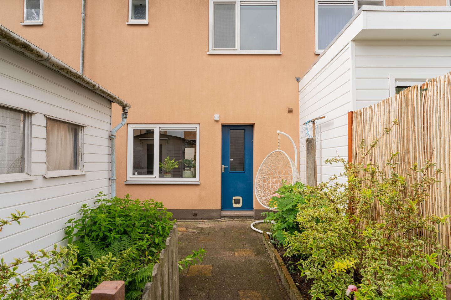 Cozy Terraced Home with South-Facing Garden in Amsterdam Noord — 20