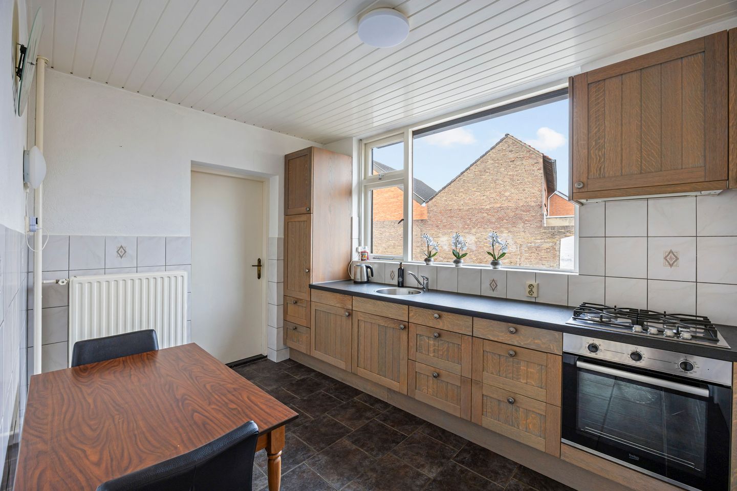 Spacious Detached Home with Exceptional Plot and Development Potential — 19