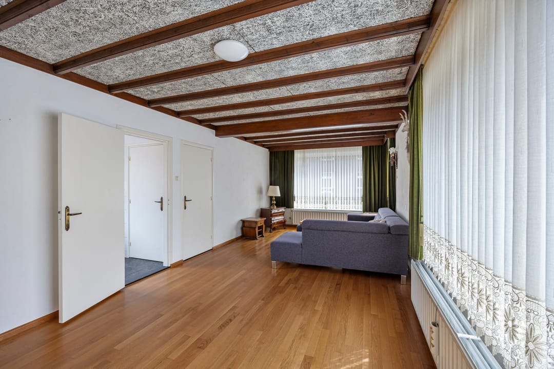 Spacious Detached Home with Exceptional Plot and Development Potential — 17