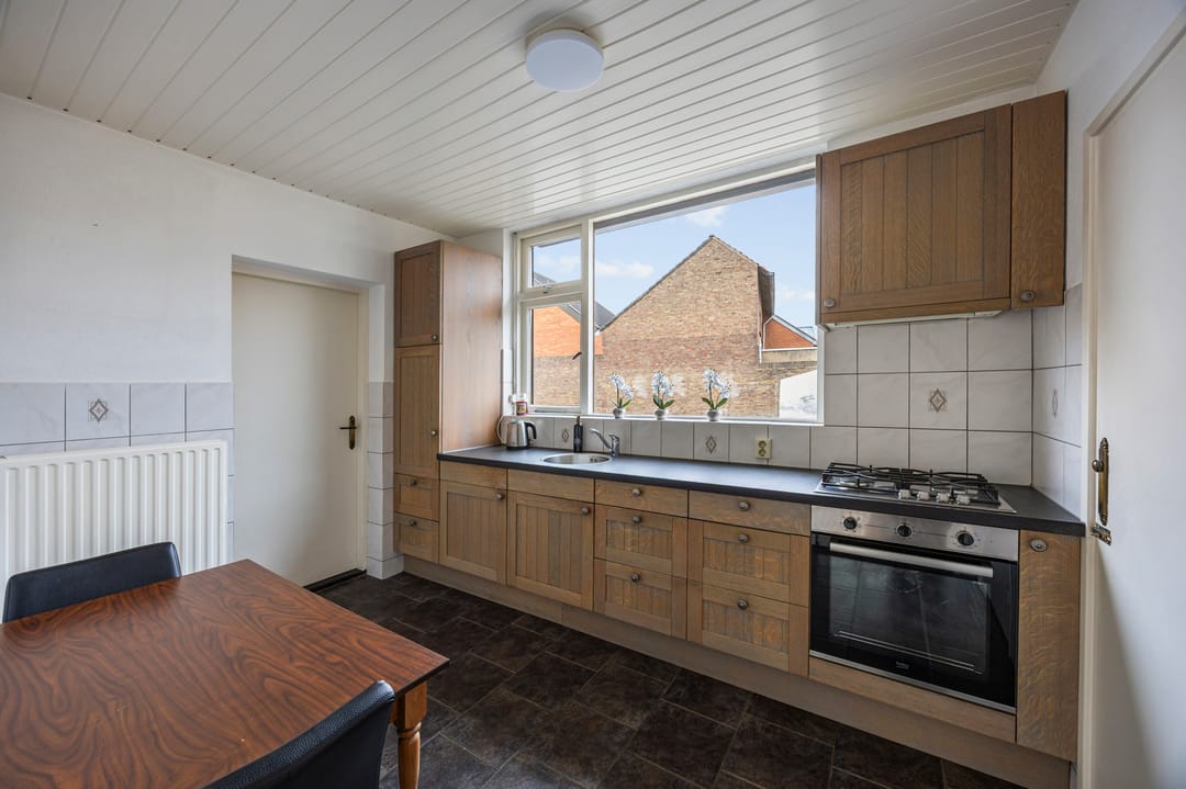 Spacious Detached Home with Exceptional Plot and Development Potential — 22