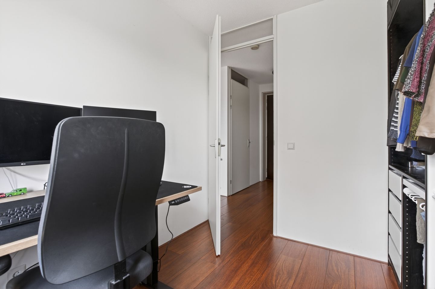 Bright 3-Room Apartment with Southeast Balcony in Woning van het Licht Complex — 25