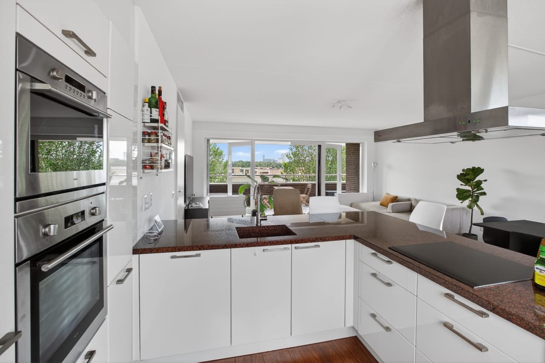 Bright 3-Room Apartment with Southeast Balcony in Woning van het Licht Complex — 8