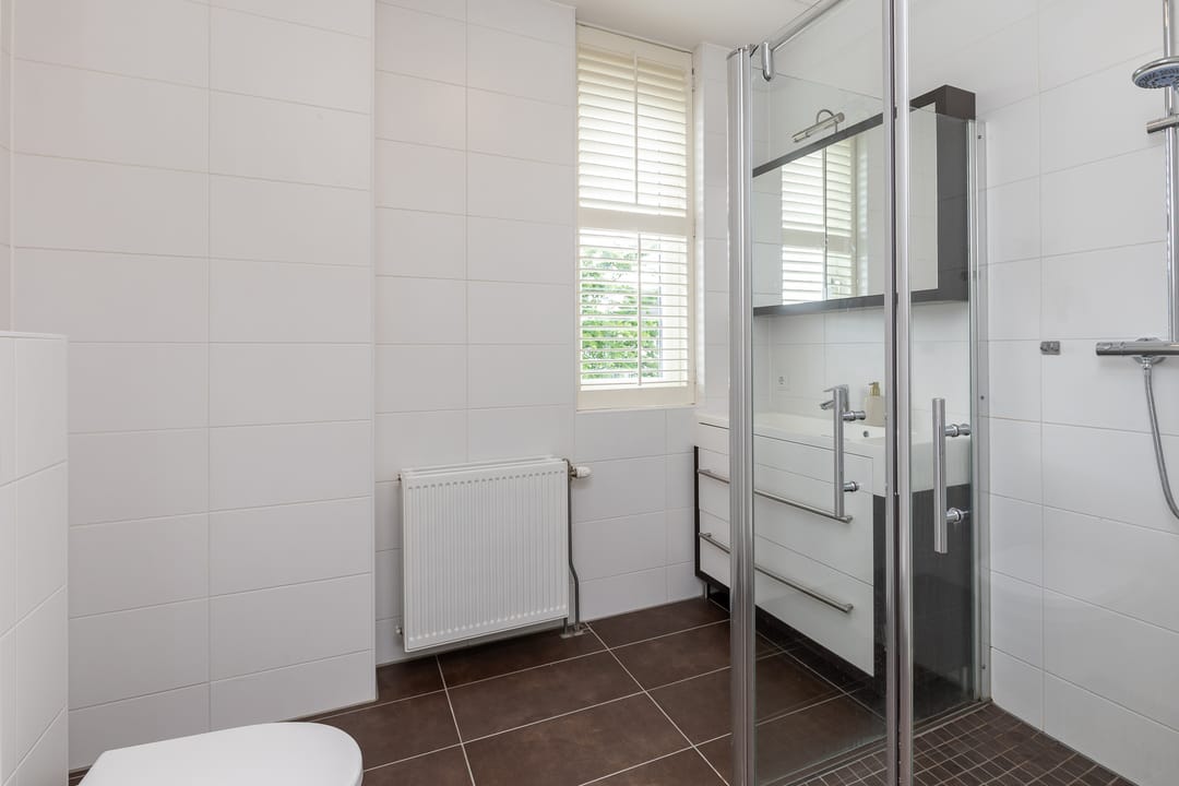 Modern Waterfront Terraced Home with Unobstructed Views in Nobelhorst — 47
