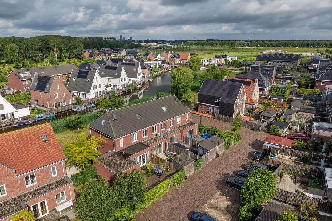 Modern Waterfront Terraced Home with Unobstructed Views in Nobelhorst — 31