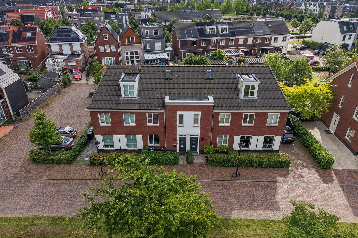 Modern Waterfront Terraced Home with Unobstructed Views in Nobelhorst — 55