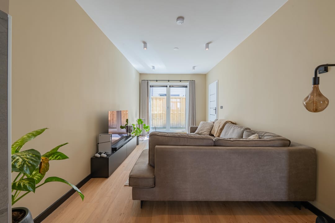 Photo 16 of Tolhuisstraat 37