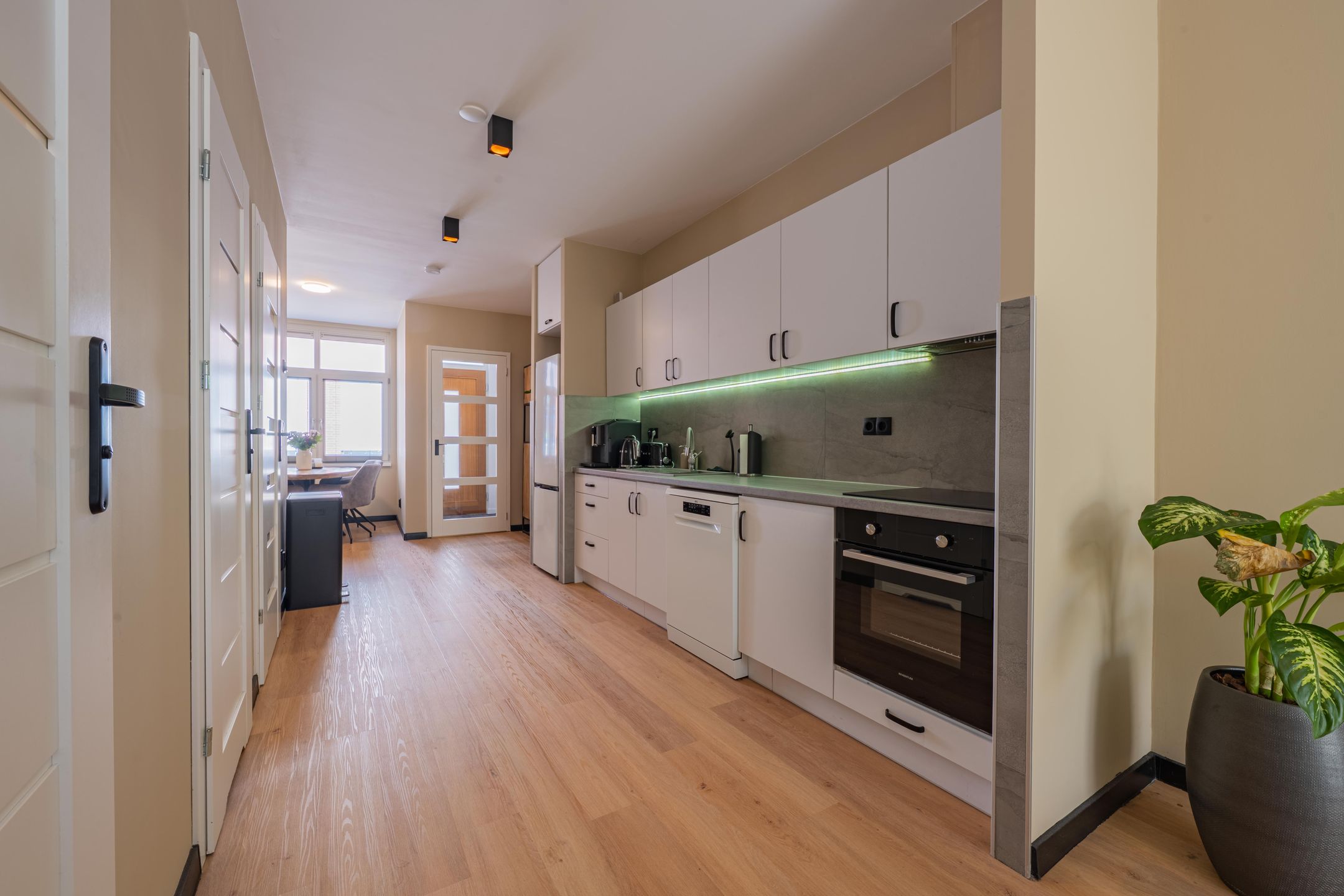 Photo 15 of Tolhuisstraat 37