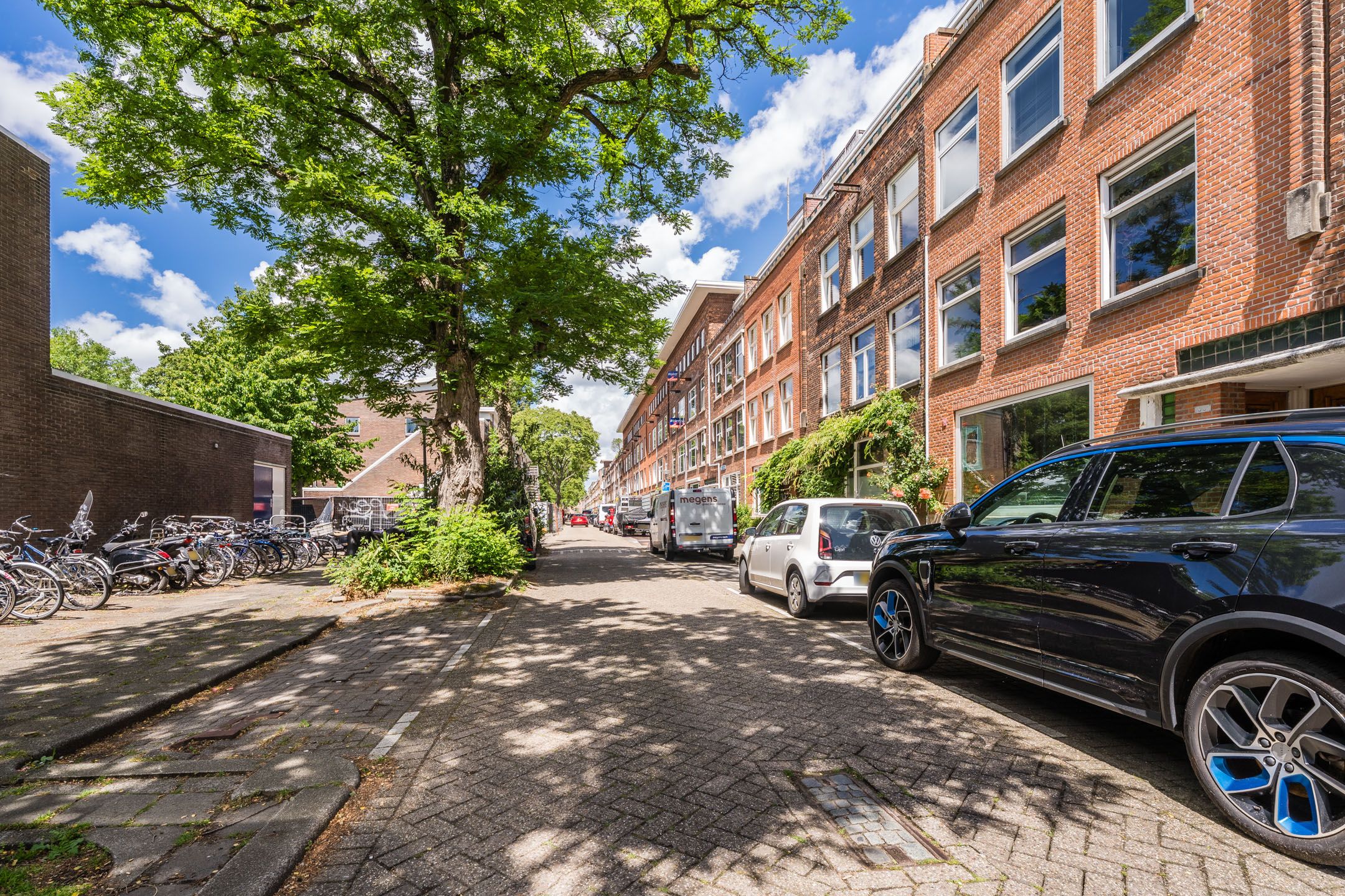Renovated Ground Floor Apartment with Spacious Garden in Blijdorp — 33