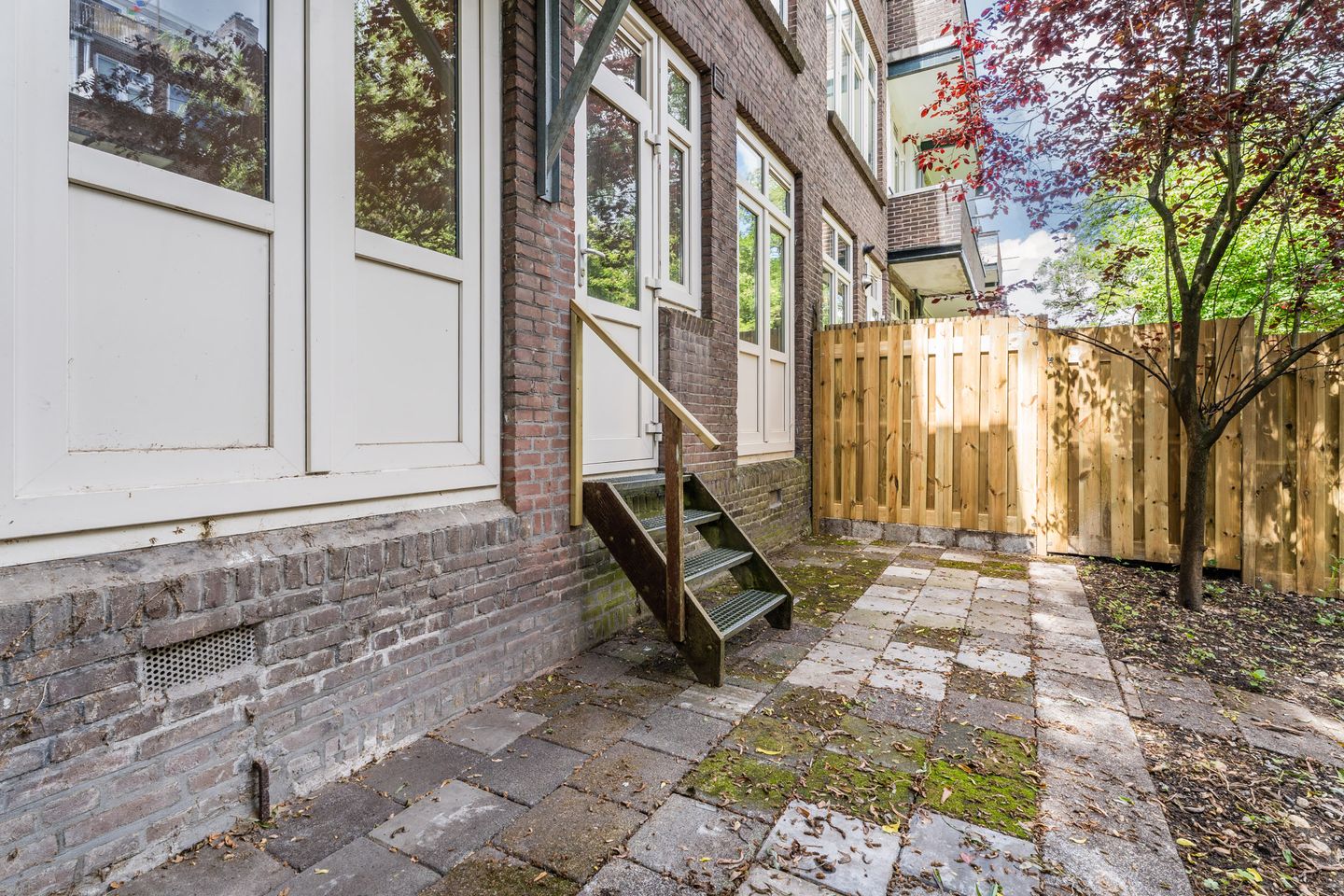 Renovated Ground Floor Apartment with Spacious Garden in Blijdorp — 29