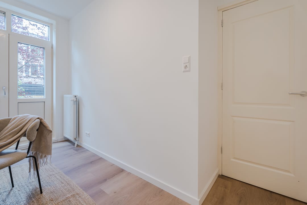 Renovated Ground Floor Apartment with Spacious Garden in Blijdorp — 22