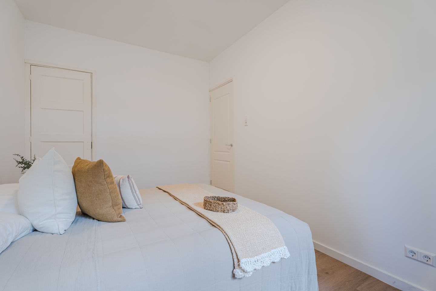 Renovated Ground Floor Apartment with Spacious Garden in Blijdorp — 20