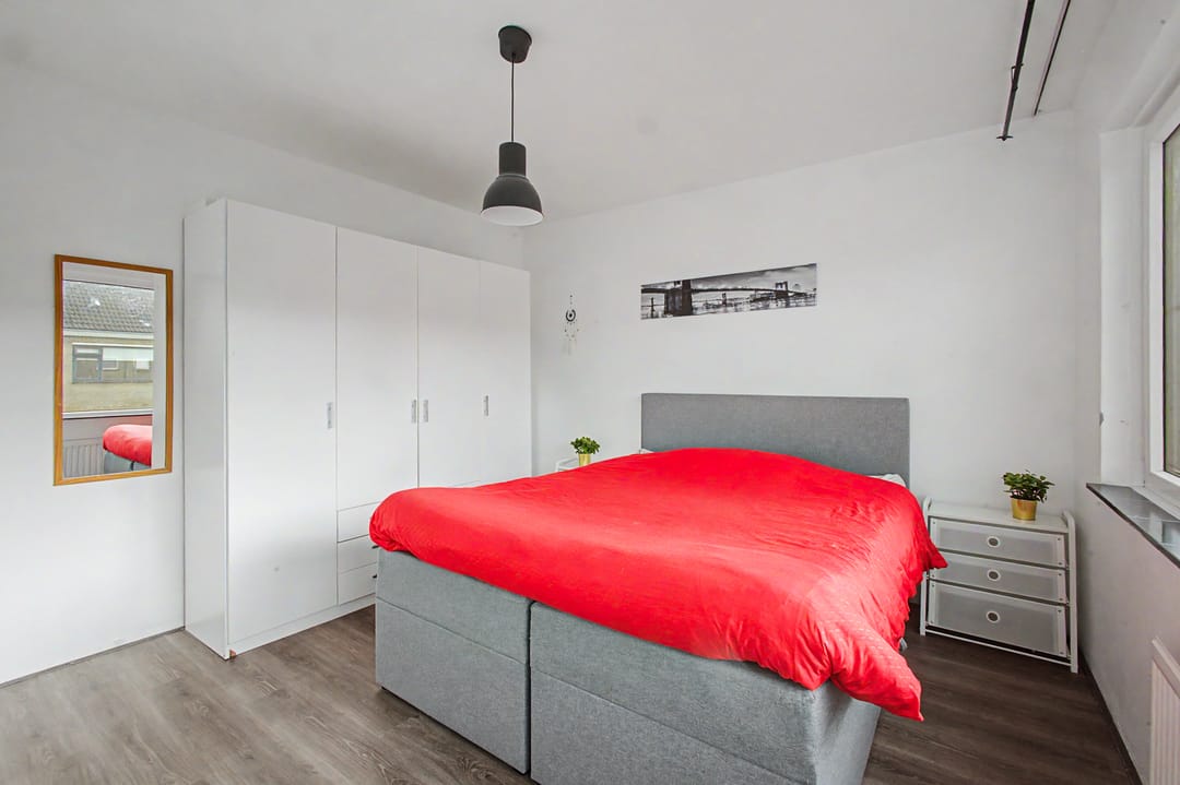 Spacious Move-In Ready Terraced House with 4 Bedrooms and Solar Panels in Terneuzen — 16