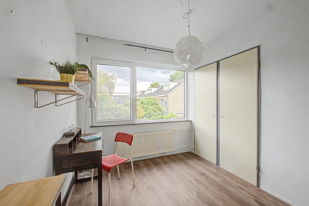 Spacious Move-In Ready Terraced House with 4 Bedrooms and Solar Panels in Terneuzen — 17