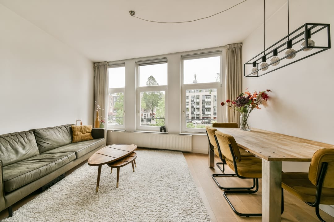 Canal View Apartment with Spacious Balcony in Amsterdam's Museum Quarter — 8