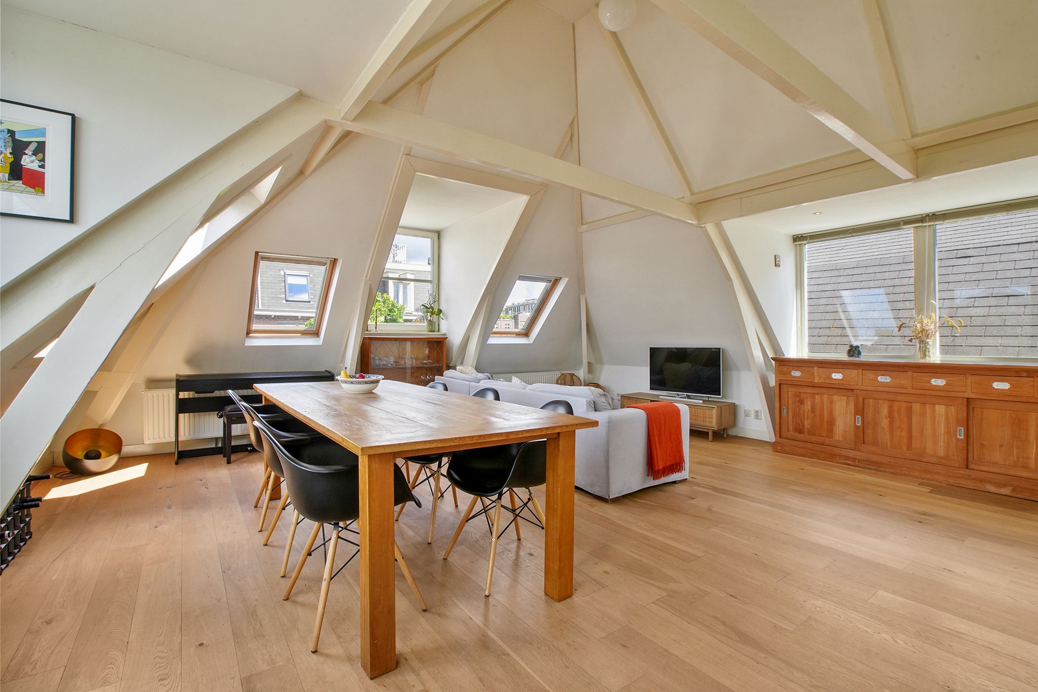 Top-Floor Apartment with Amstel Views in Weesperzijde — 9