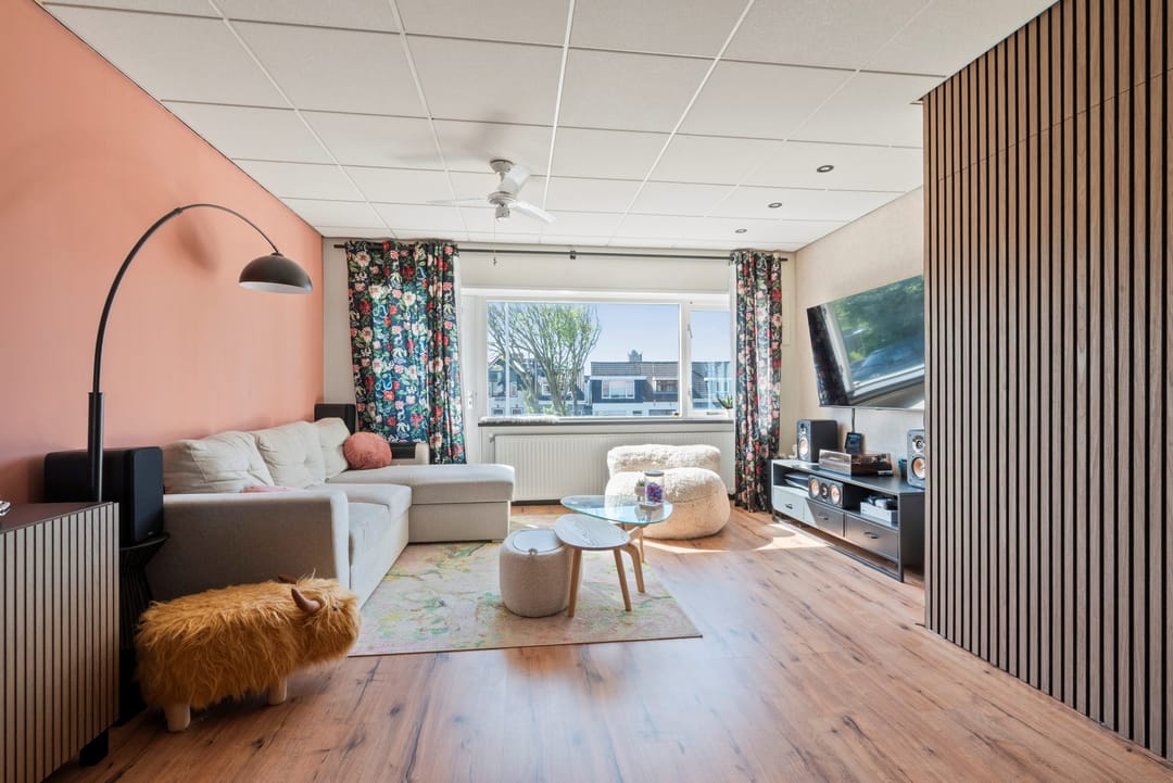 Unique Drive-In Home with Spacious Garage Near Den Helder City Center — 11