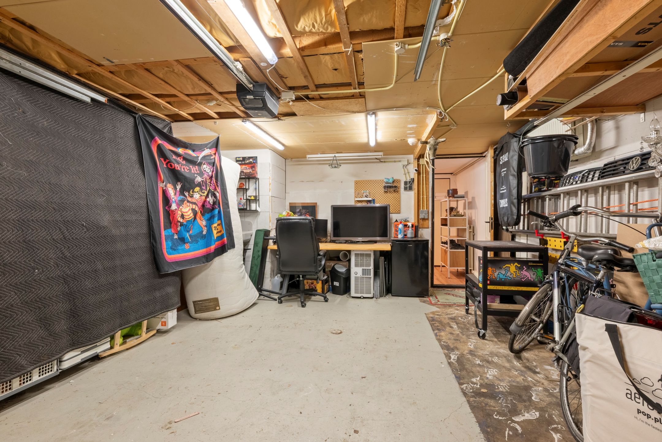 Unique Drive-In Home with Spacious Garage Near Den Helder City Center — 27
