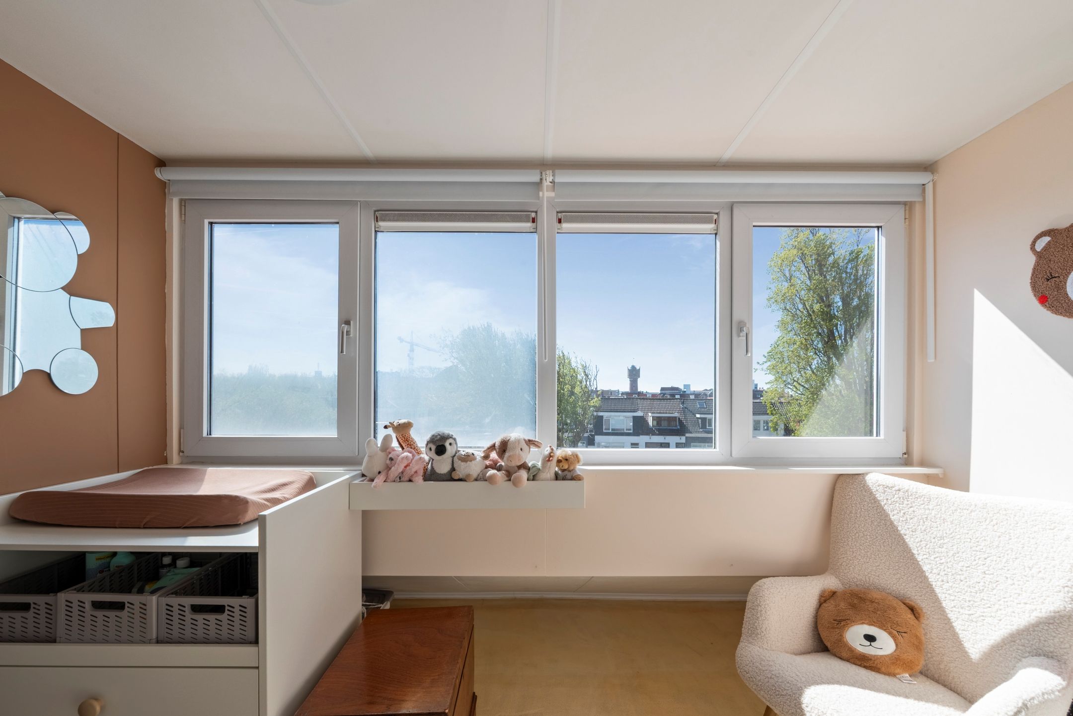 Unique Drive-In Home with Spacious Garage Near Den Helder City Center — 18