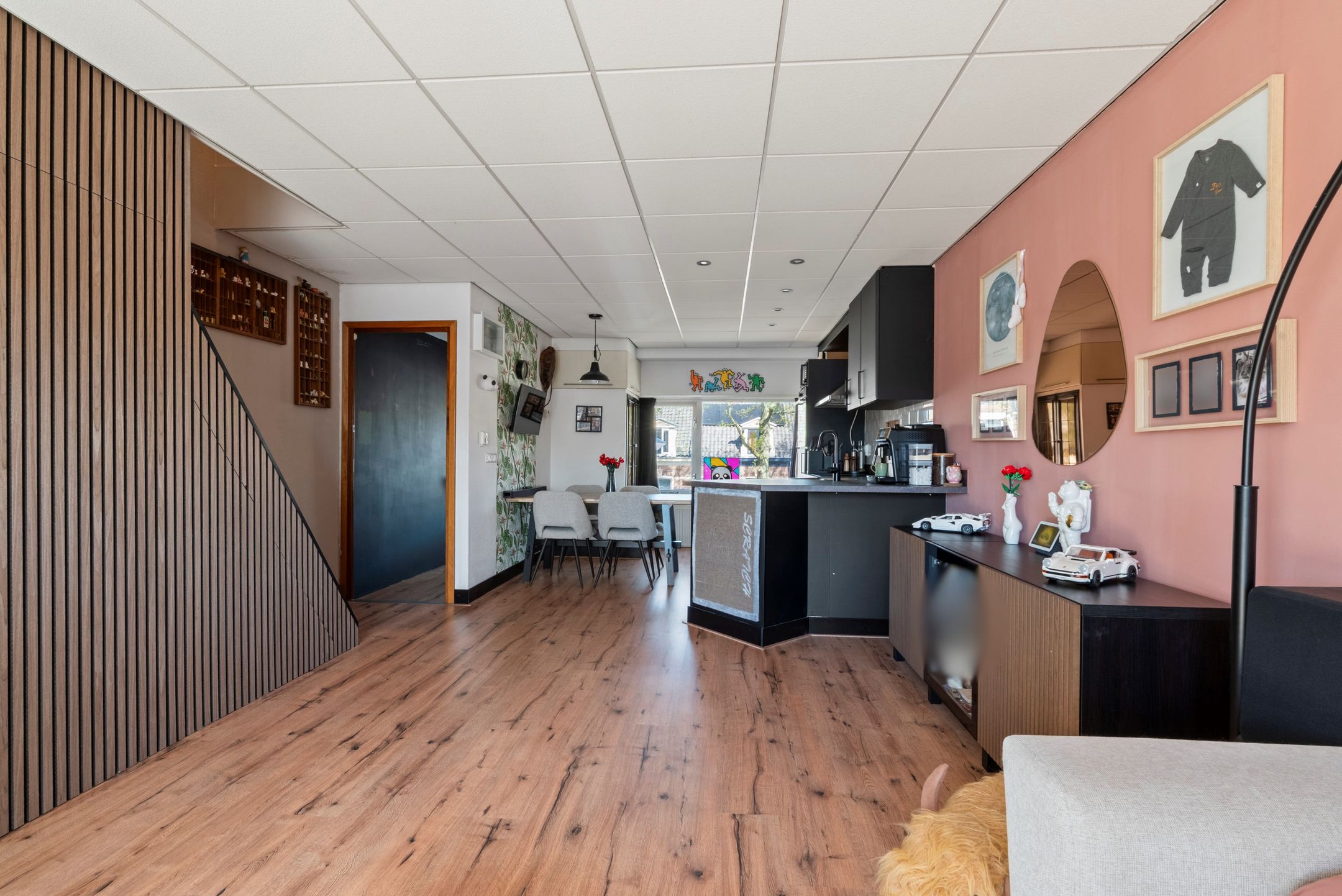 Unique Drive-In Home with Spacious Garage Near Den Helder City Center — 12