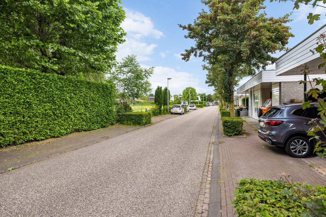 Spacious Sustainable Family Home with Four Bedrooms in Boxtel — 11