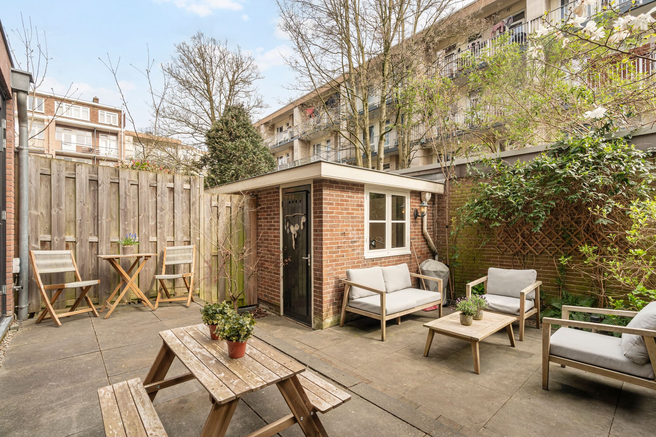 Refined Ground Floor Apartment with Park Views and Garden Office — 24
