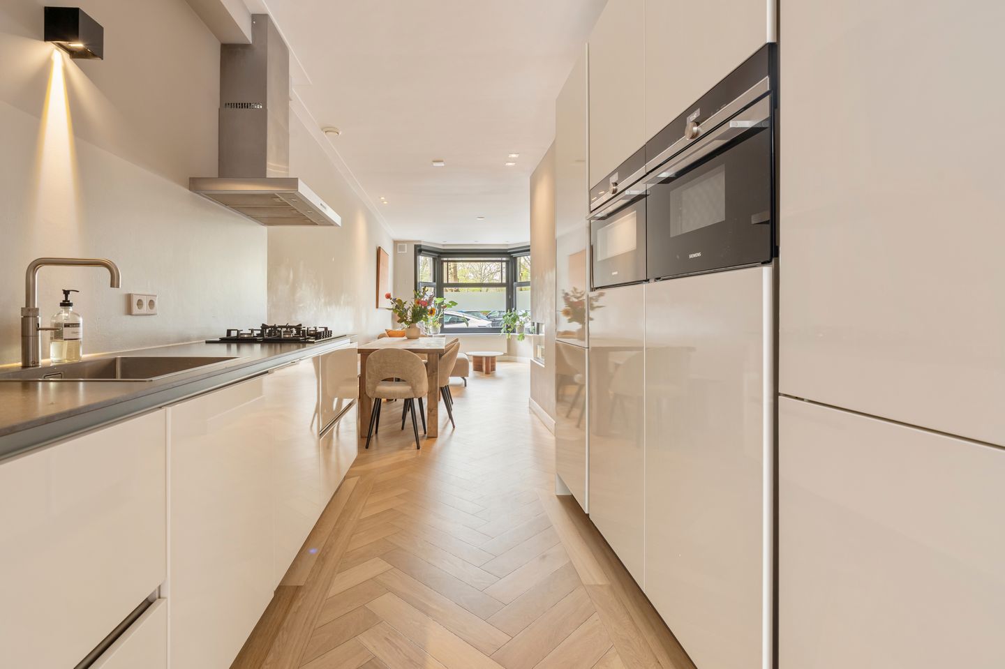 Refined Ground Floor Apartment with Park Views and Garden Office — 10