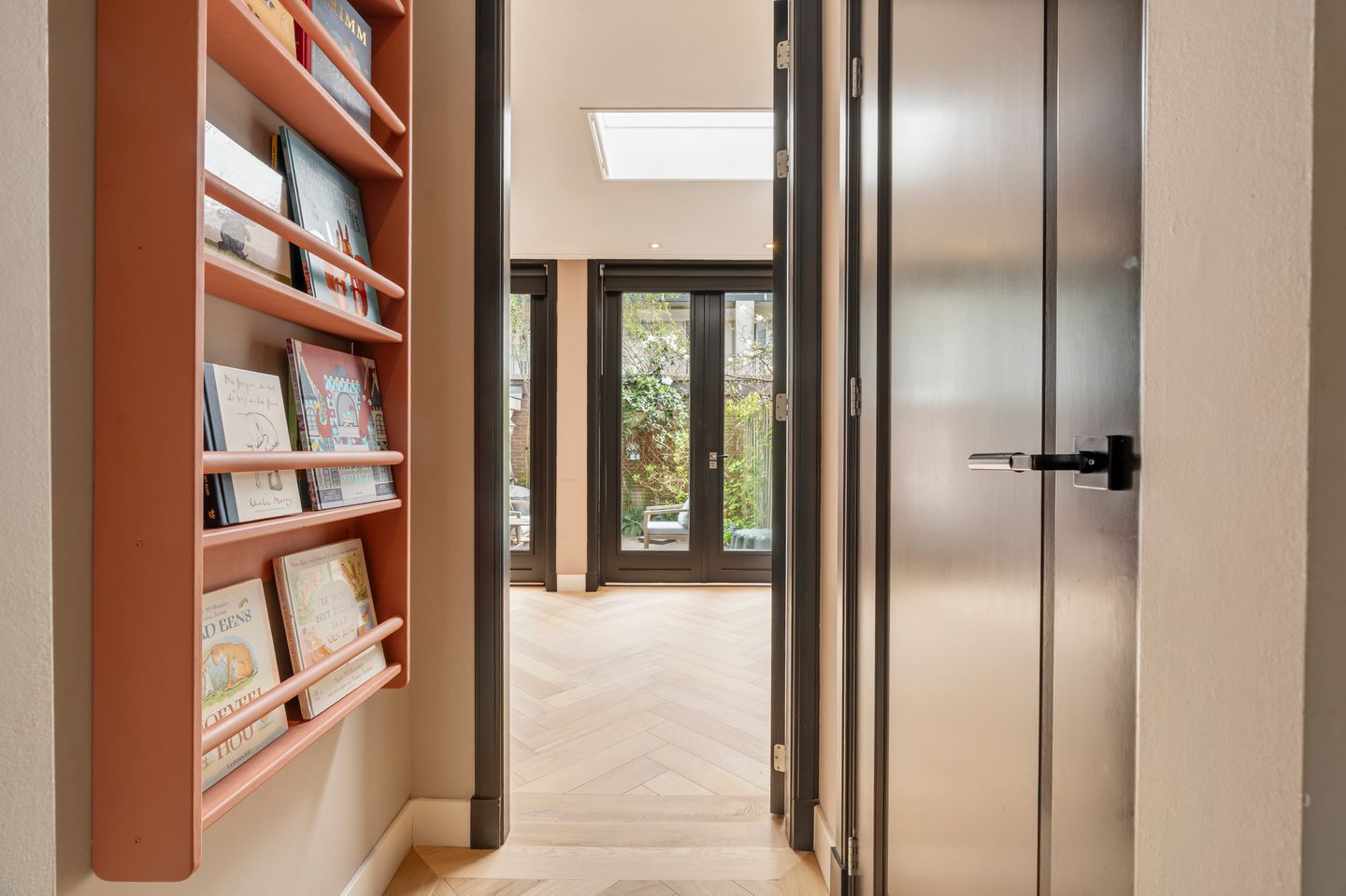 Refined Ground Floor Apartment with Park Views and Garden Office — 20