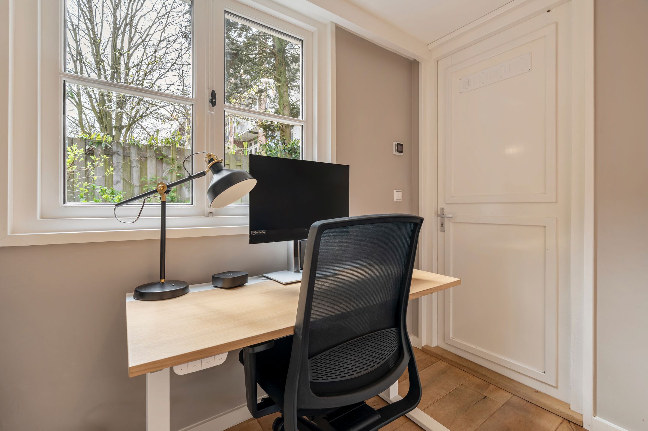 Refined Ground Floor Apartment with Park Views and Garden Office — 30