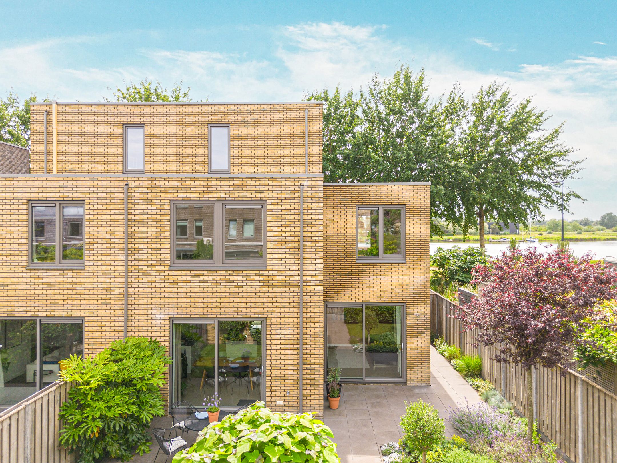 Spacious Semi-Detached Family Home with Water Views on IJburg — 39