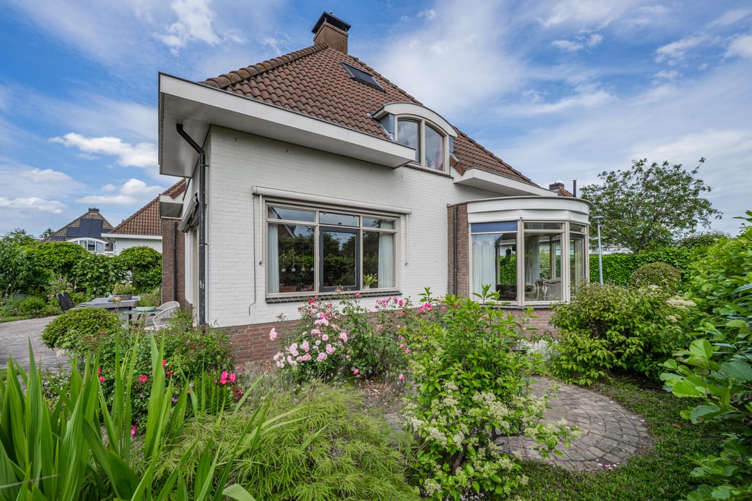 Unique Detached Villa with Tent Roof in Quiet Passewaaij Location — 31