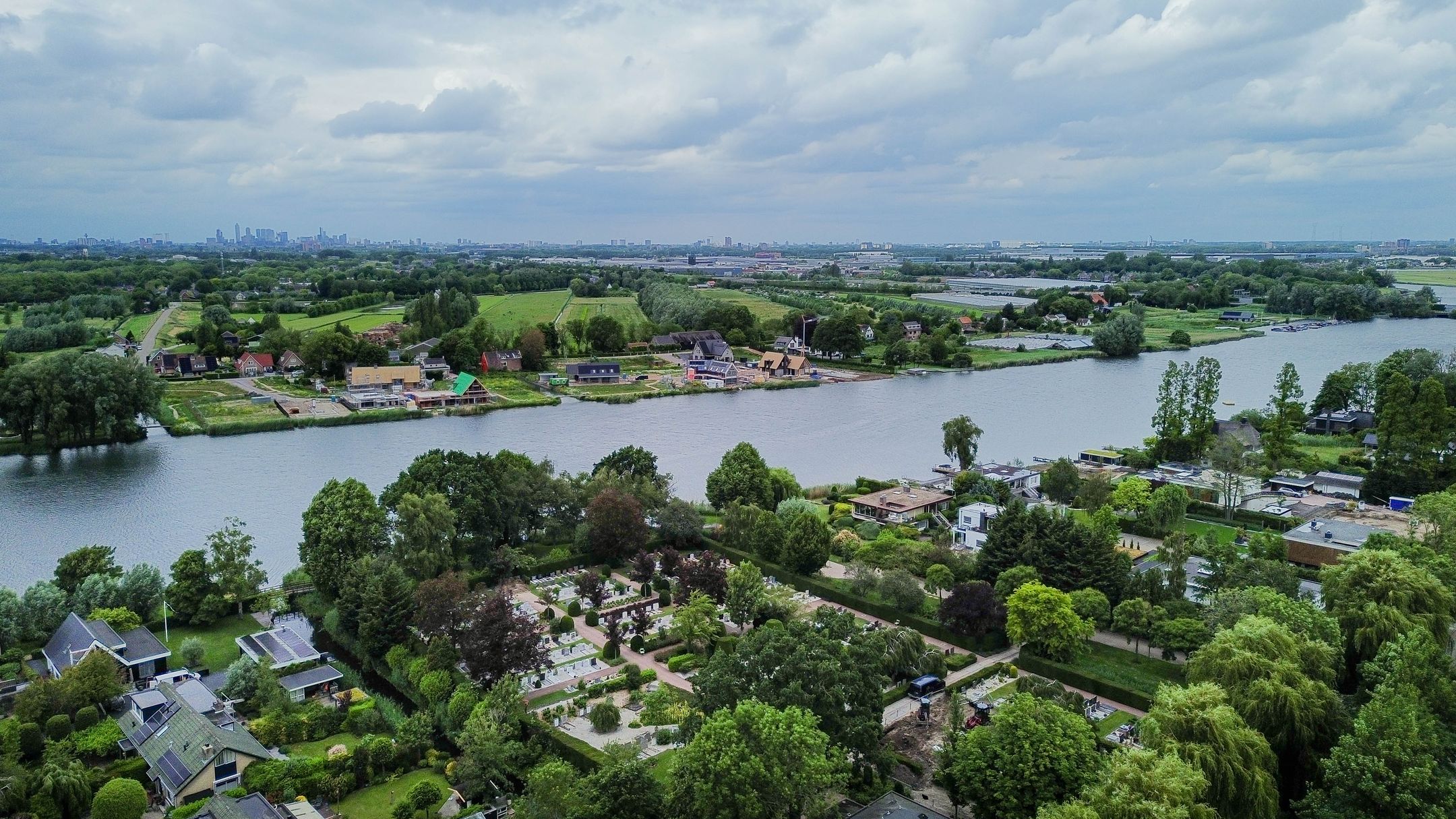 Spacious Corner Home with Potential in Charming Heerjansdam — 39
