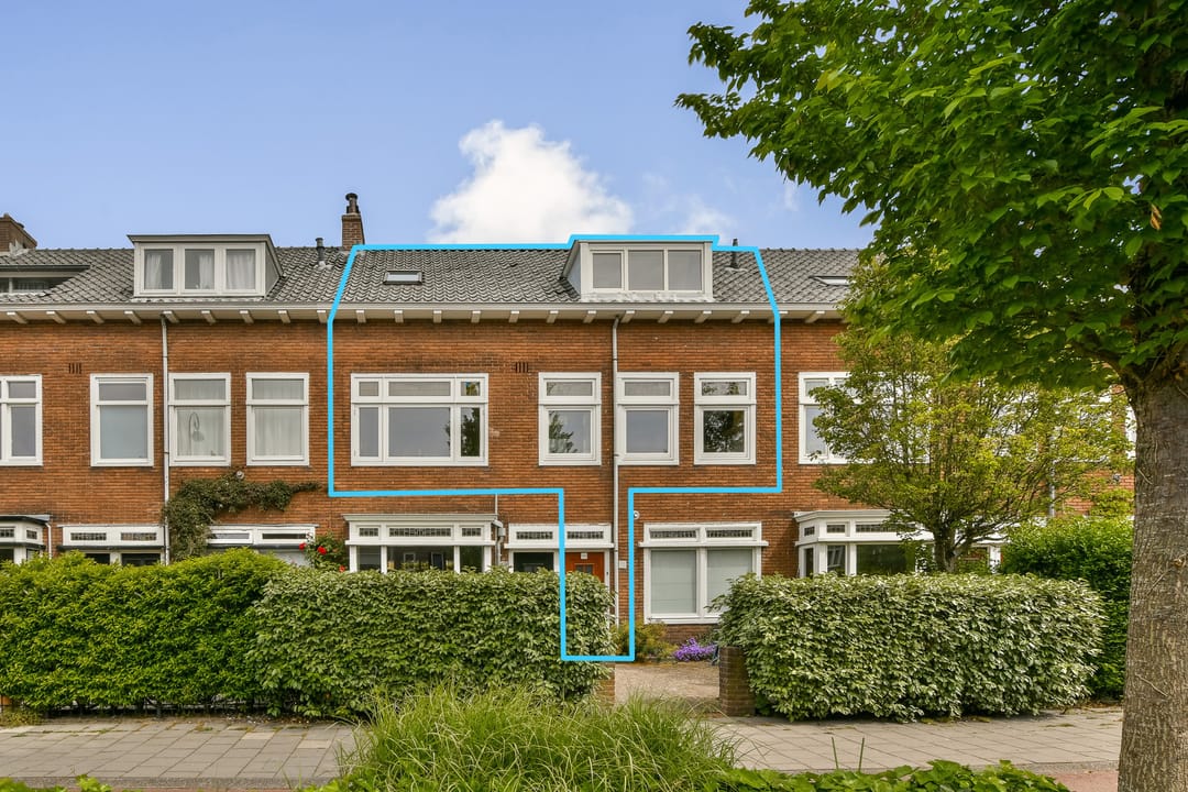 Geräumige Obergeschosswohnung aus den 1930er Jahren mit fünf Schlafzimmern in Haarlem