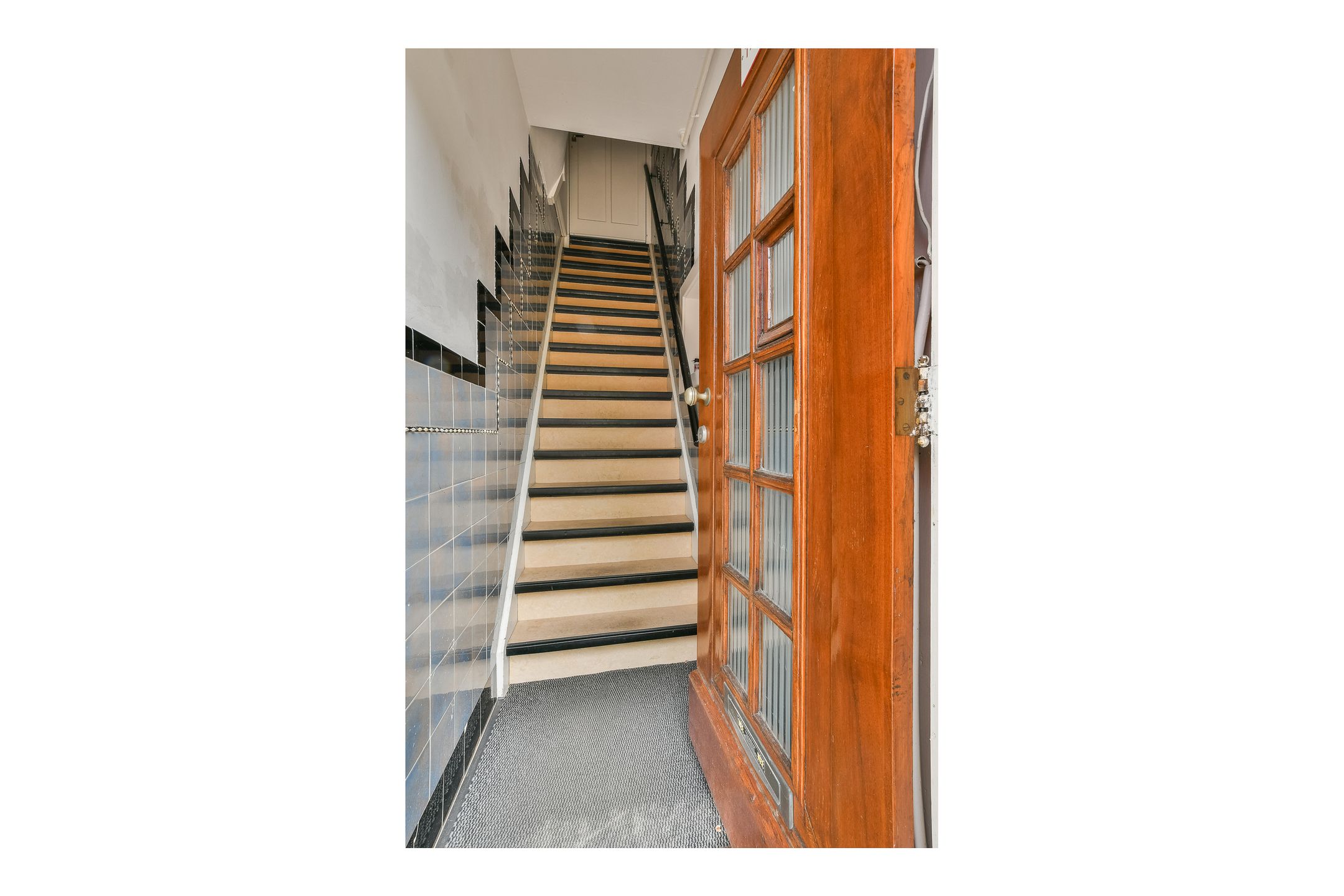 Spacious 1930s Upper Floor Apartment with Five Bedrooms in Haarlem — 18