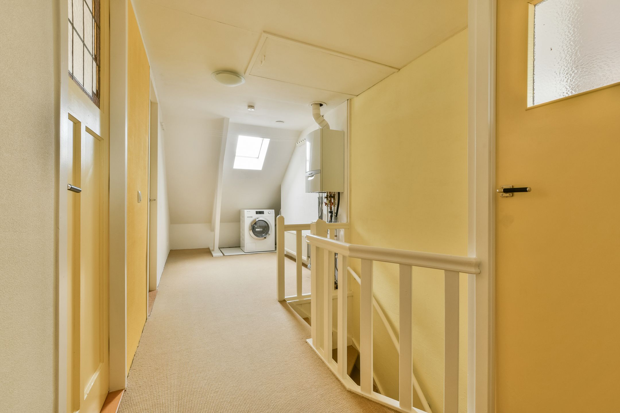 Spacious 1930s Upper Floor Apartment with Five Bedrooms in Haarlem — 27