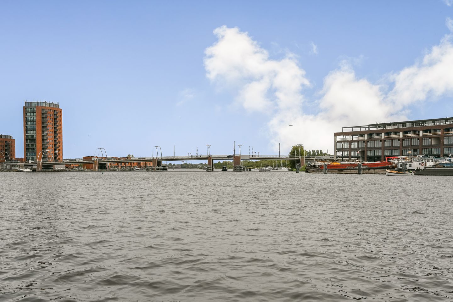 Spacious 1930s Upper Floor Apartment with Five Bedrooms in Haarlem — 34