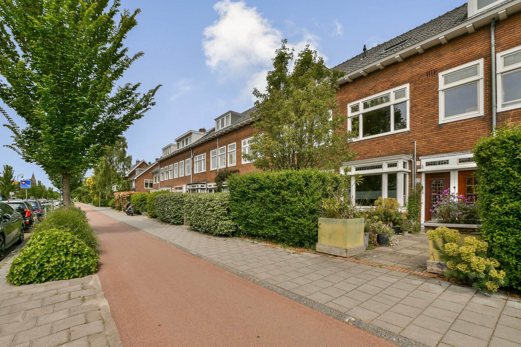 Spacious 1930s Upper Floor Apartment with Five Bedrooms in Haarlem — 30