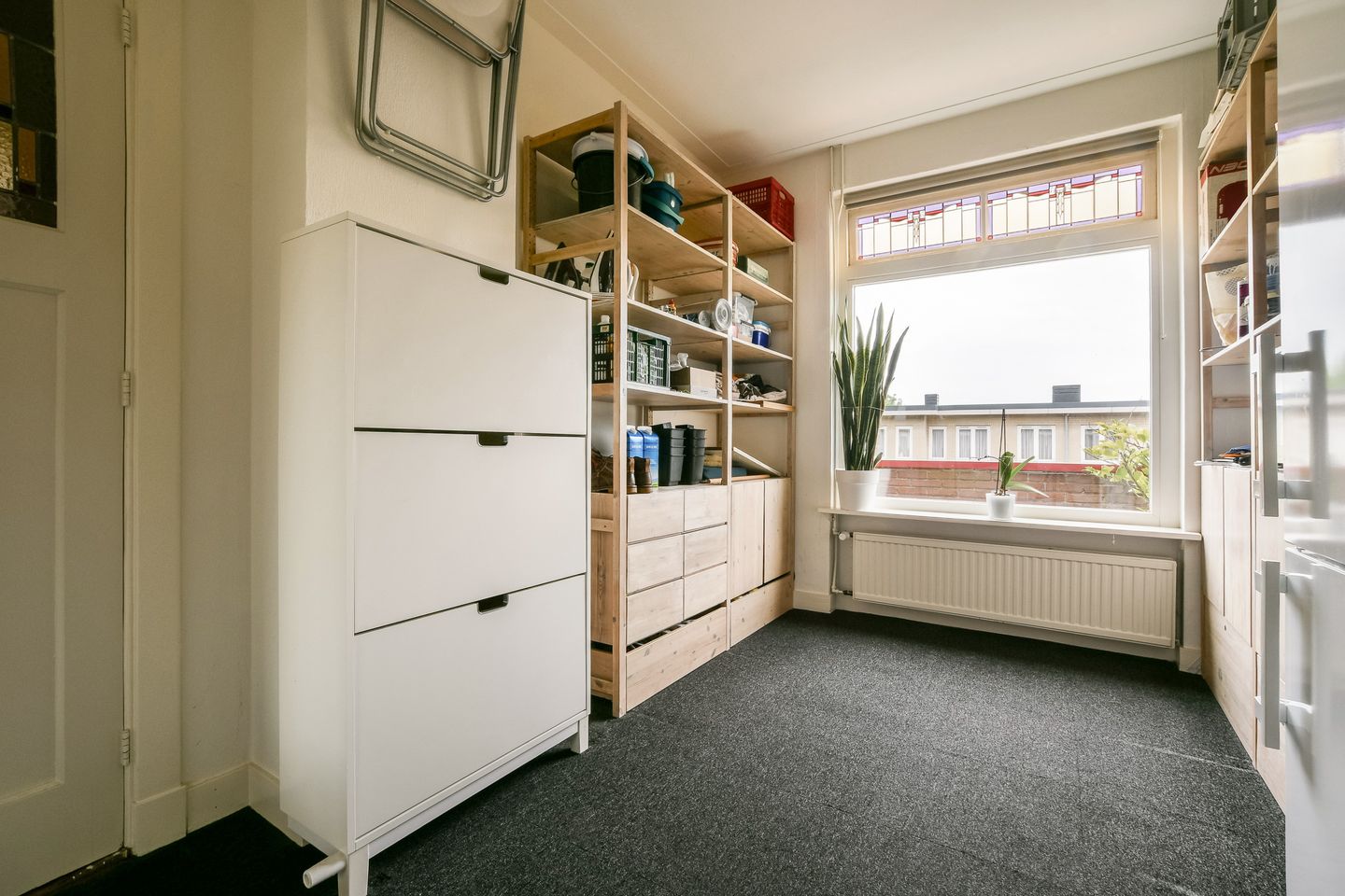 Spacious 1930s Upper Floor Apartment with Five Bedrooms in Haarlem — 19