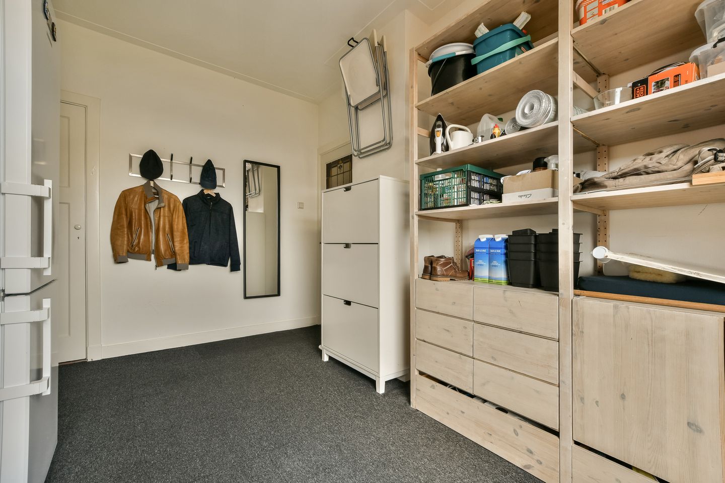 Spacious 1930s Upper Floor Apartment with Five Bedrooms in Haarlem — 20
