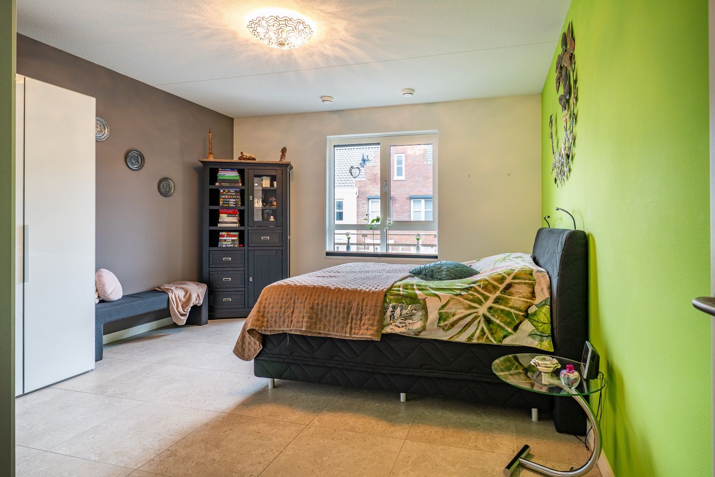 Spacious Apartment with Exceptional 106m² Terrace in Lisse — 29
