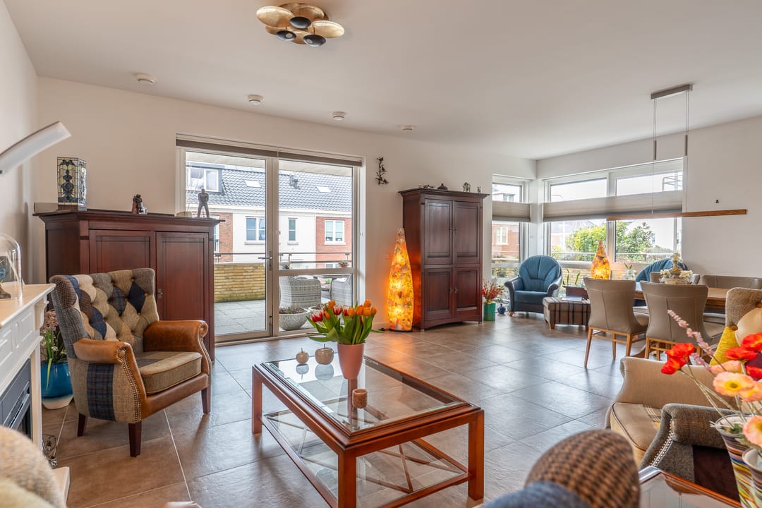 Spacious Apartment with Exceptional 106m² Terrace in Lisse — 13