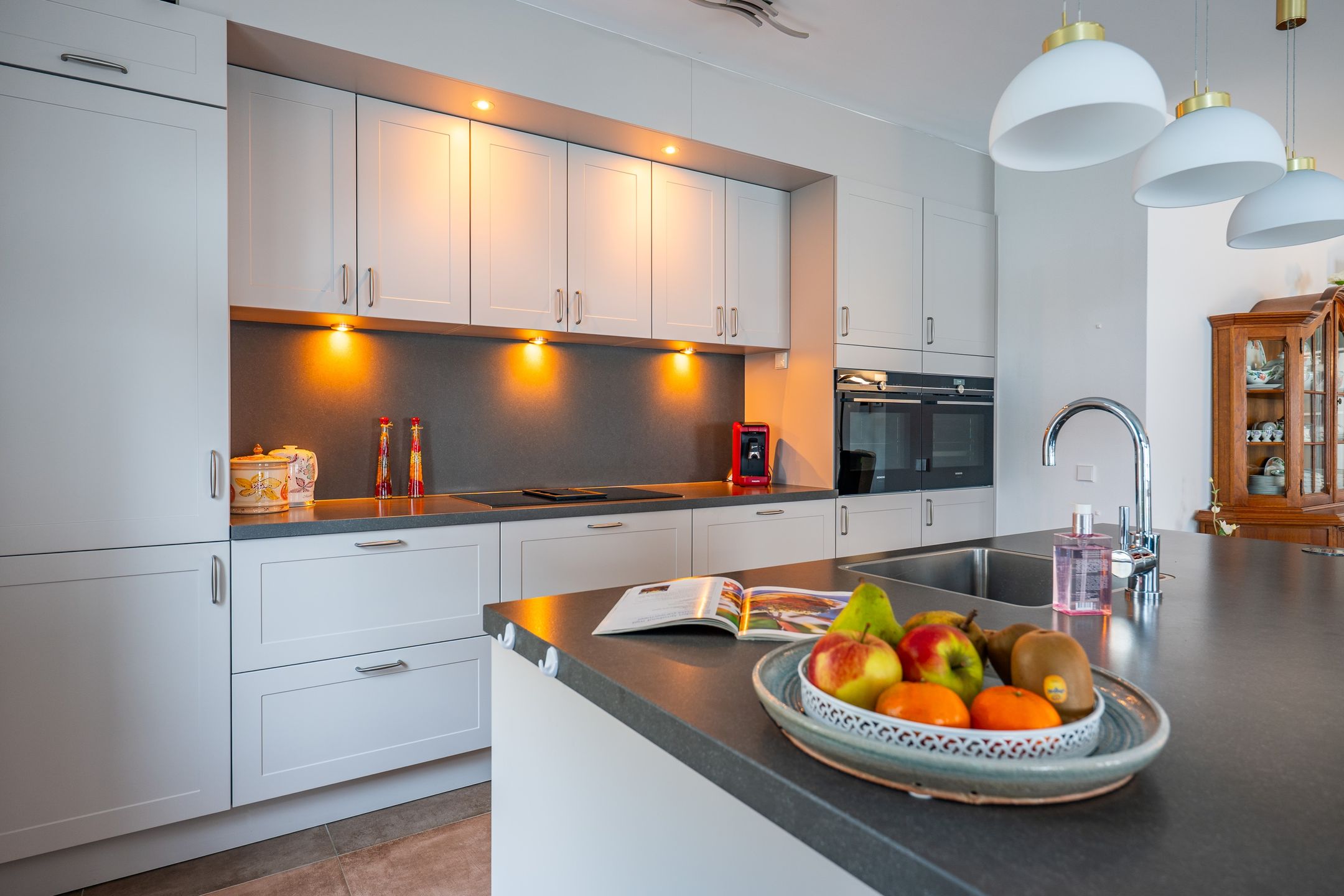 Spacious Apartment with Exceptional 106m² Terrace in Lisse — 15