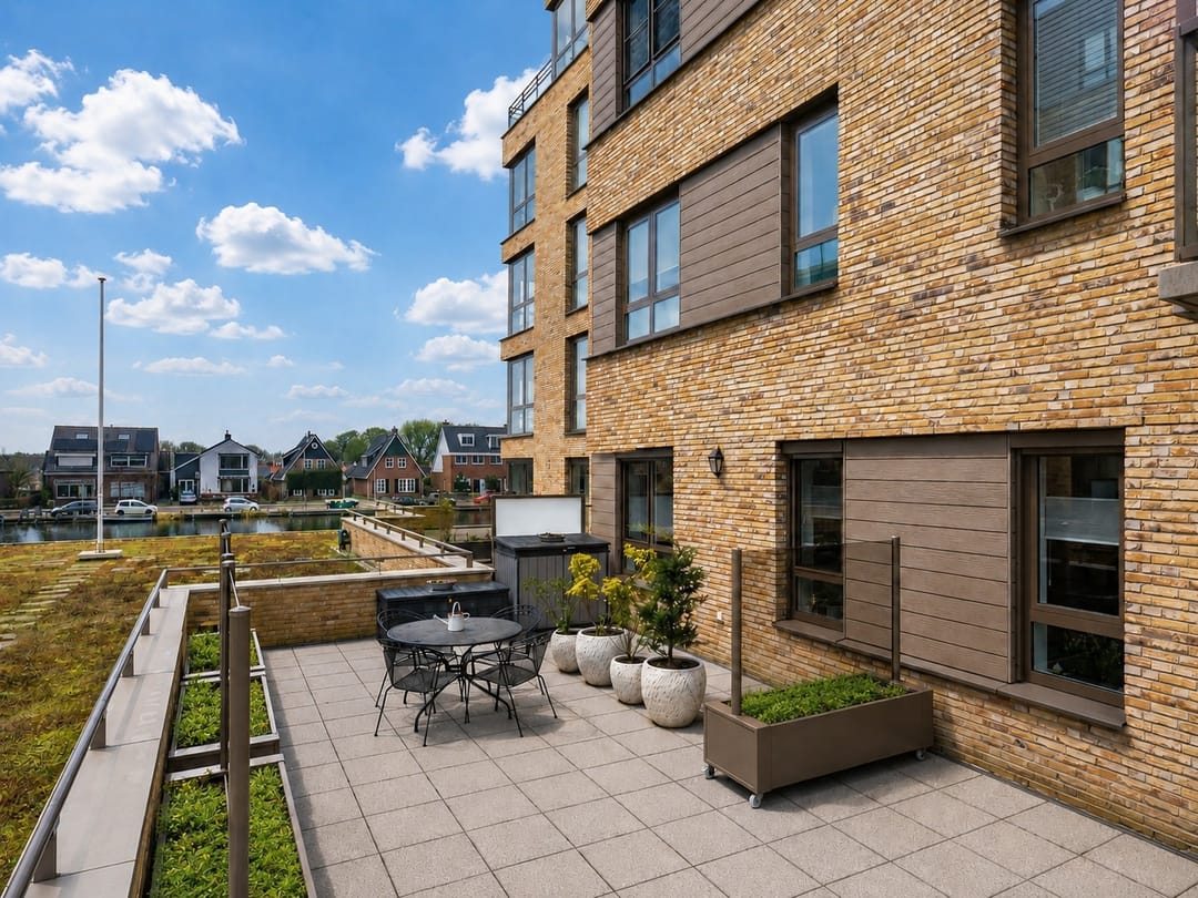 Spacious Apartment with Exceptional 106m² Terrace in Lisse — 26