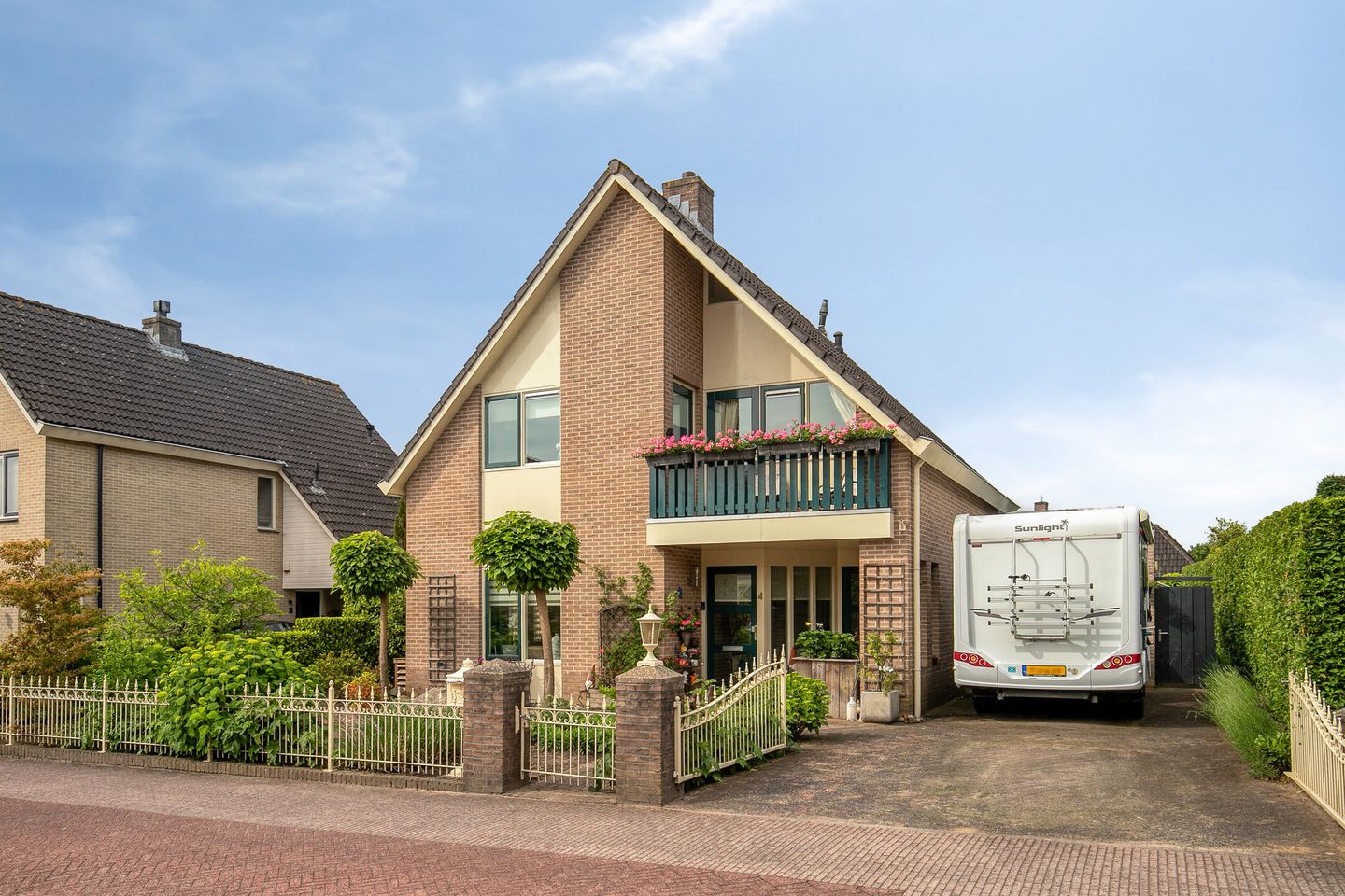 Spacious Detached Family Home with Office Space and Sustainable Features — 59