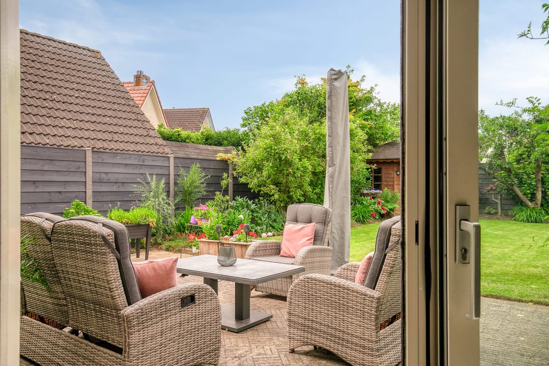 Spacious Detached Family Home with Office Space and Sustainable Features — 47