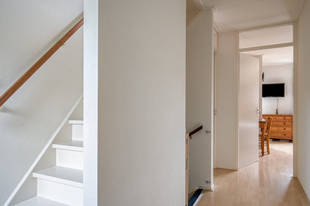 Spacious Detached Family Home with Office Space and Sustainable Features — 28