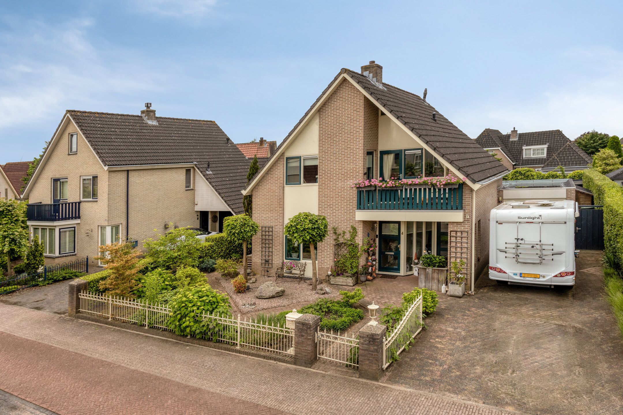 Spacious Detached Family Home with Office Space and Sustainable Features — 57