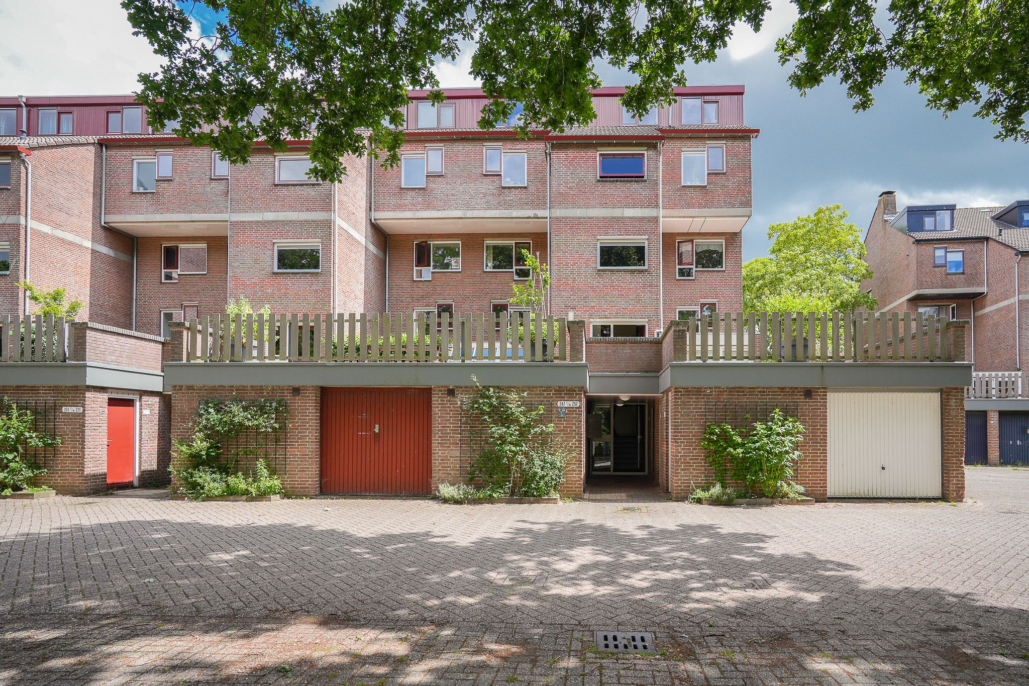 Stylish Ground Floor Apartment with Sunny Garden in Rijnsweerd — 24